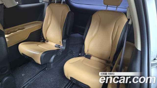 Kia Carnival 2021 — Фото 12/20