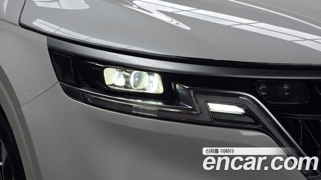 Kia Carnival 2021 — ფოტო 2/30