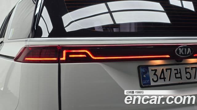Kia Carnival 2021 — ფოტო 6/30
