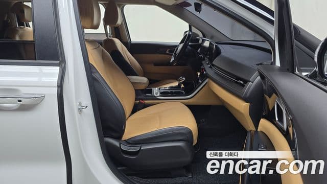 Kia Carnival 2021 — ფოტო 10/30