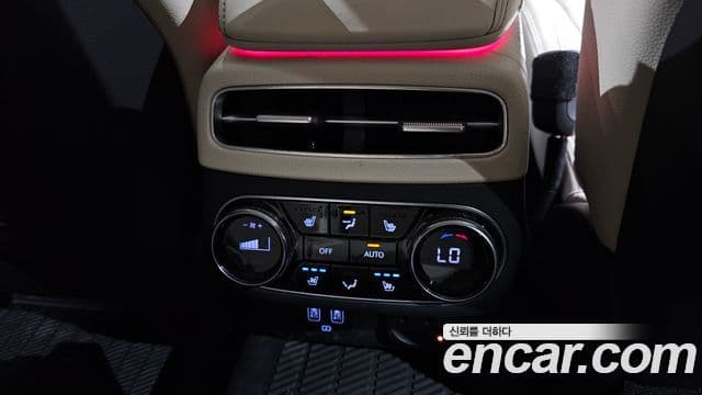 Genesis GV70 2023 — Şəkil 17/20