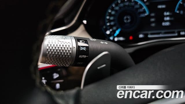 Genesis GV70 2023 — Şəkil 18/20