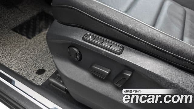 Volkswagen Tiguan 2022 — Şəkil 18/20
