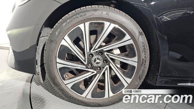 Mercedes-Benz E-Class 2024 — фото 4 из 20