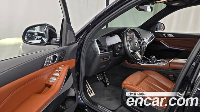 BMW X7 2020 — Photo 19/33