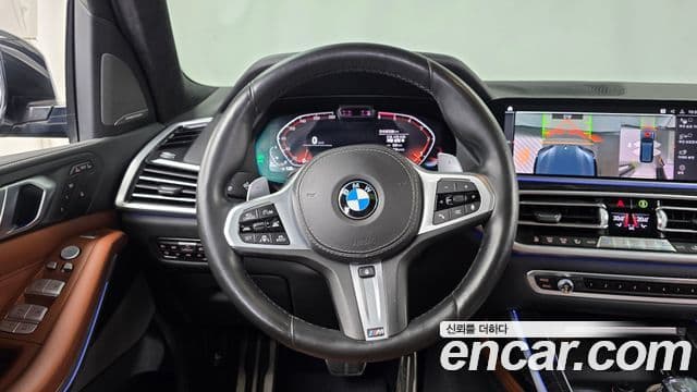 BMW X7 2020 — Photo 16/33