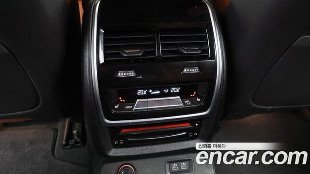 BMW X7 2020 — Photo 10/33
