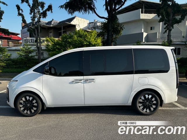 Hyundai Staria 2025 — ფოტო 2/11