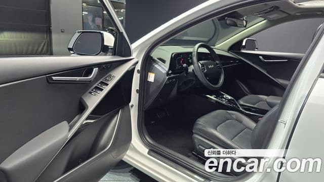 Kia Niro 2022 — Şəkil 10/20