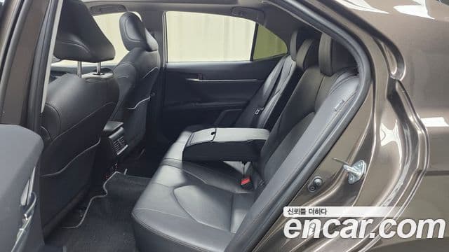 Toyota Camry 2019 — Фото 12/20