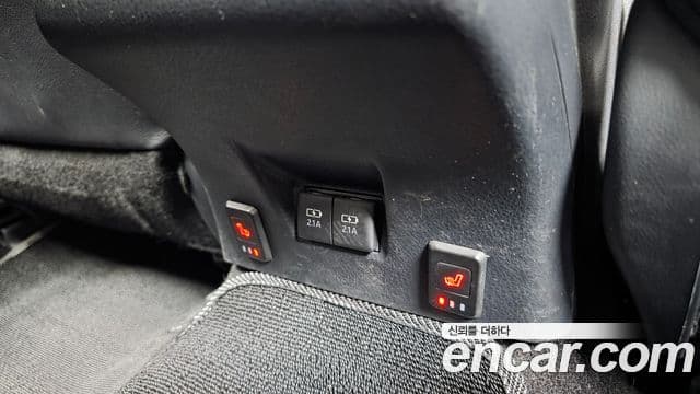 Toyota Camry 2019 — Фото 18/20