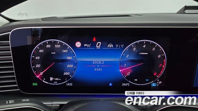 Mercedes-Benz GLE-Class 2025 — Photo 13/31