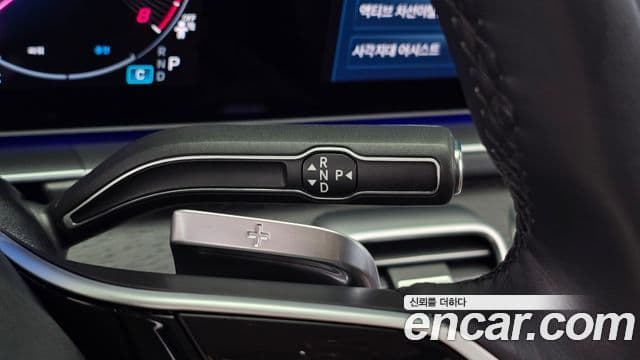 Mercedes-Benz GLE-Class 2025 — Photo 27/31