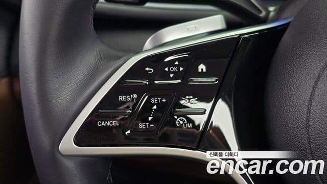 Mercedes-Benz GLE-Class 2025 — Photo 28/31
