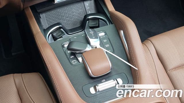 Mercedes-Benz GLE-Class 2025 — Photo 30/31