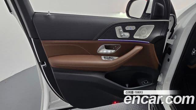 Mercedes-Benz GLE-Class 2025 — Photo 5/31