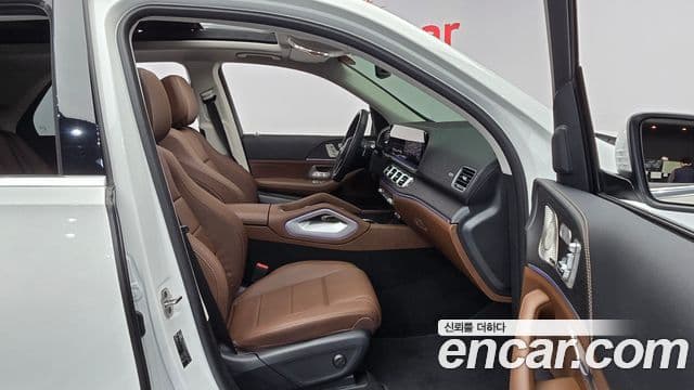 Mercedes-Benz GLE-Class 2025 — Photo 14/31