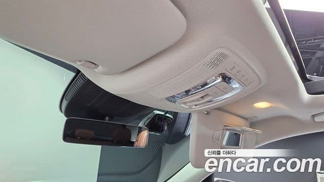 Mercedes-Benz GLE-Class 2025 — Photo 2/31