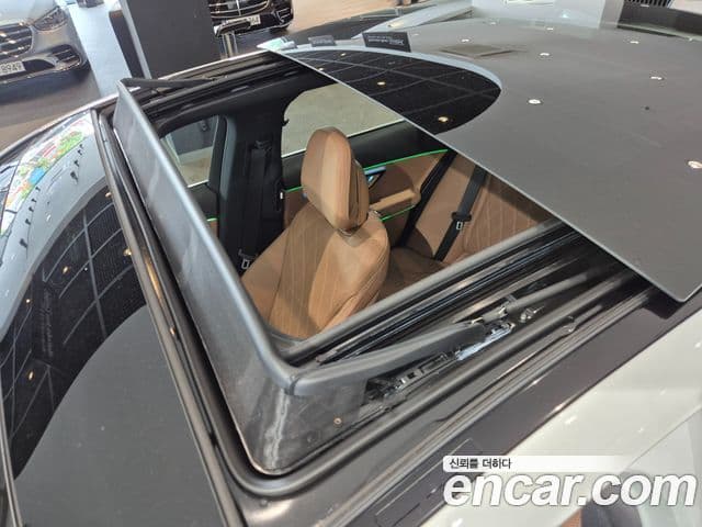 Mercedes-Benz E-Class 2026 — Photo 16/20
