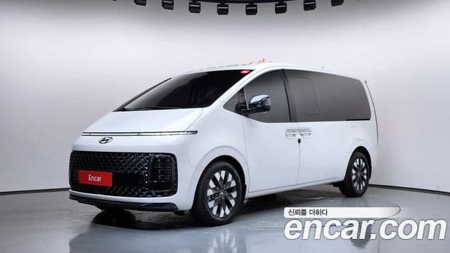 Hyundai Staria 2022 — ფოტო 1/20