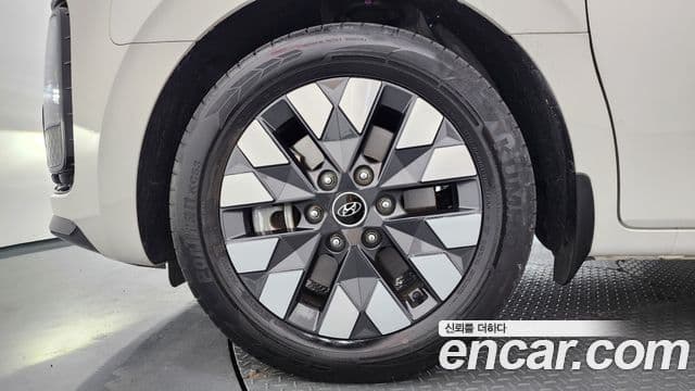 Hyundai Staria 2022 — фото 5 из 20