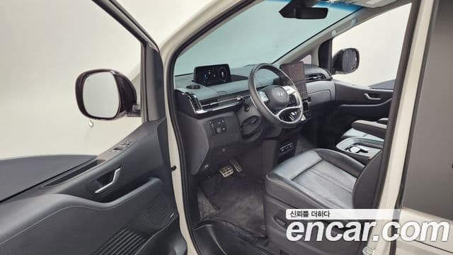 Hyundai Staria 2022 — ფოტო 10/20