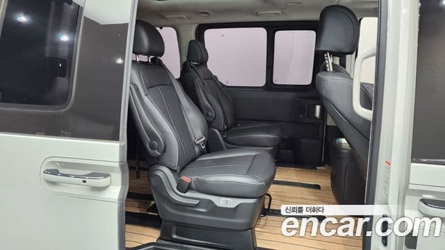 Hyundai Staria 2022 — ფოტო 11/20