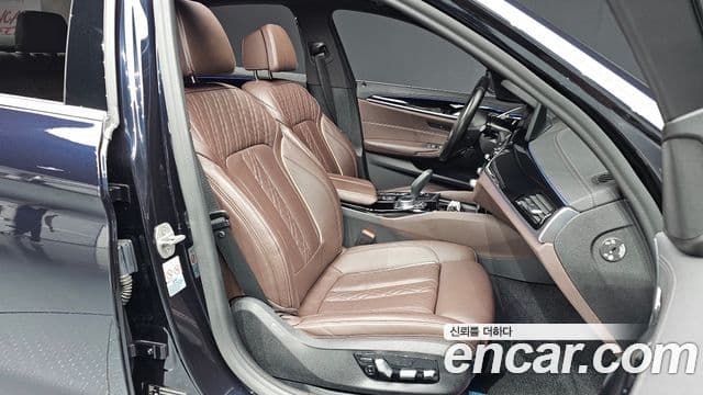 BMW 5 Series 2021 — Şəkil 11/20