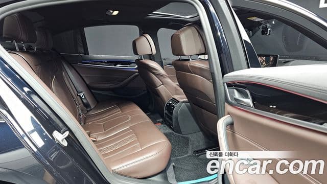 BMW 5 Series 2021 — Şəkil 12/20