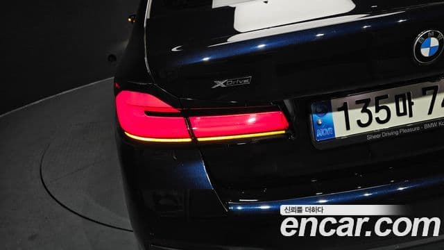 BMW 5 Series 2021 — ფოტო 5/31