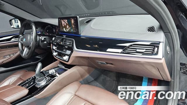 BMW 5 Series 2021 — ფოტო 15/31