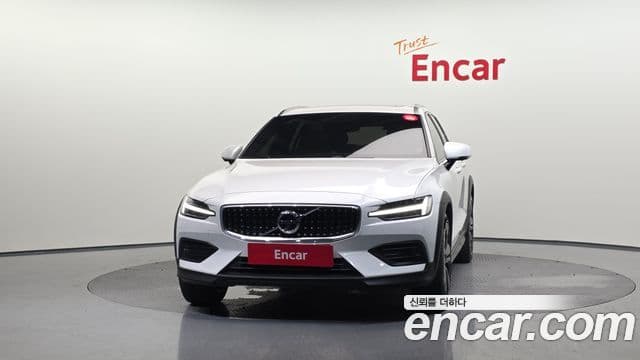 Volvo V60 Cross Country 2020 — фото 3 из 20