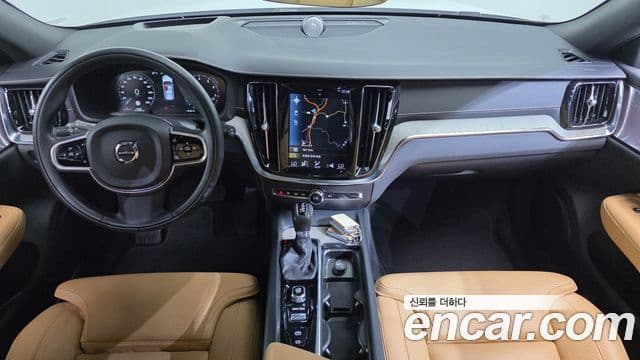 Volvo V60 Cross Country 2020 — фото 7 из 20