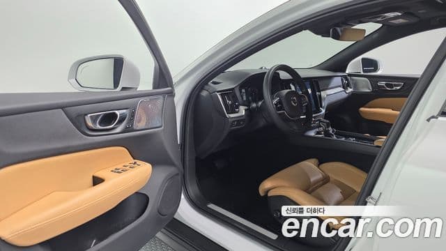 Volvo V60 Cross Country 2020 — ფოტო 10/20