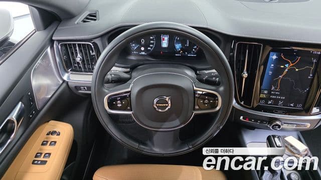 Volvo V60 Cross Country 2020 — ფოტო 15/20