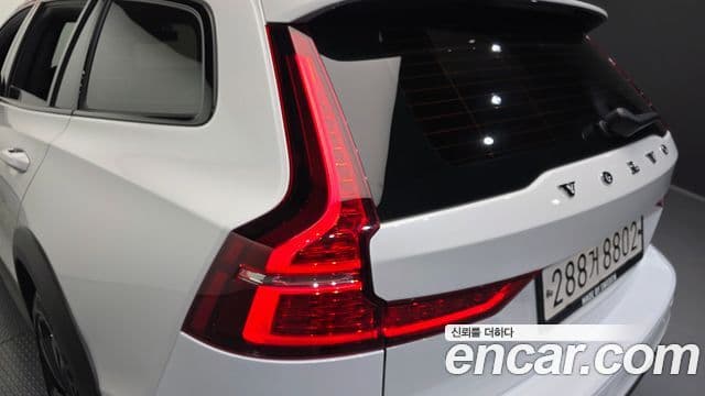 Volvo V60 Cross Country 2020 — Photo 14/45
