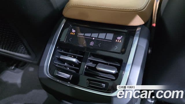 Volvo V60 Cross Country 2020 — Photo 16/45