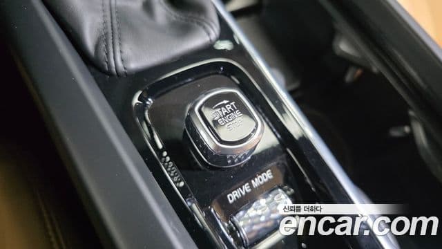 Volvo V60 Cross Country 2020 — Photo 27/45