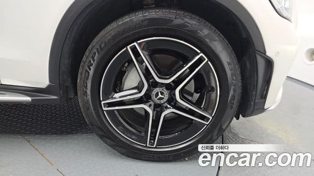 Mercedes-Benz GLC-Class 2023 — Photo 6/33