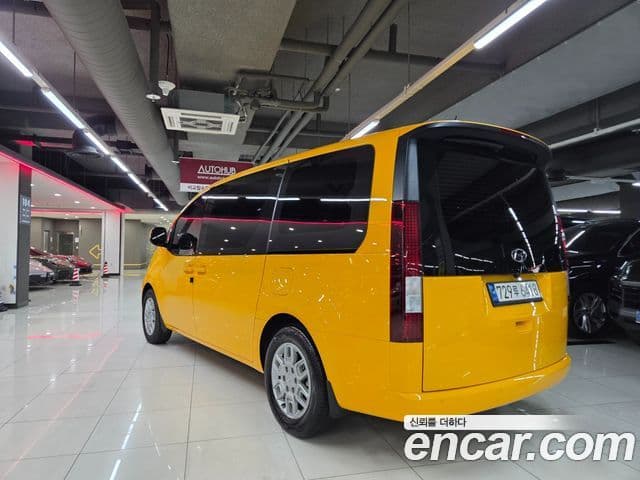 Hyundai Staria 2022 — Фото 3/12