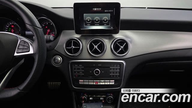 Mercedes-Benz CLA-Class 2018 — Şəkil 15/20