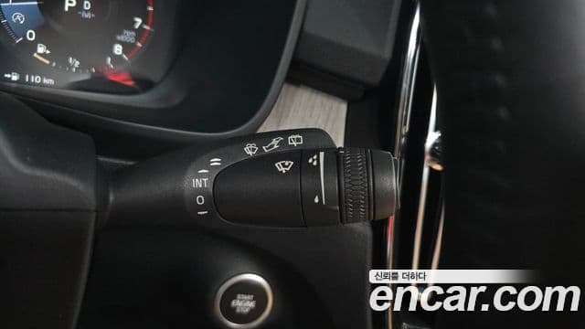 Volvo XC40 2020 — фото 17 из 20