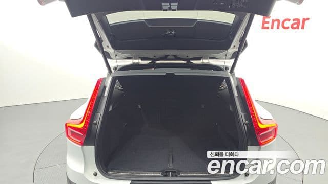 Volvo XC40 2020 — ფოტო 20/20
