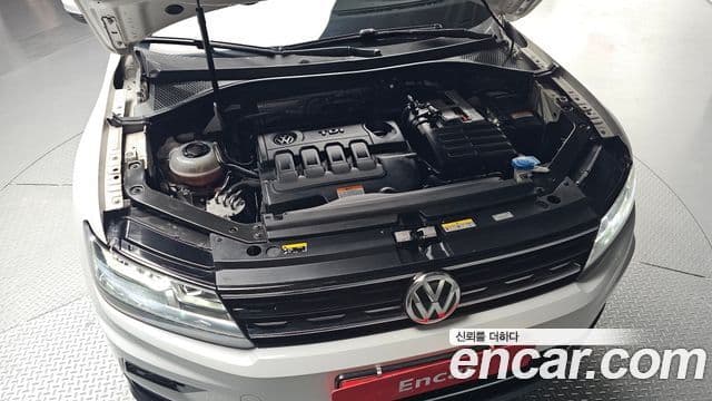 Volkswagen Tiguan 2018 — Şəkil 6/20