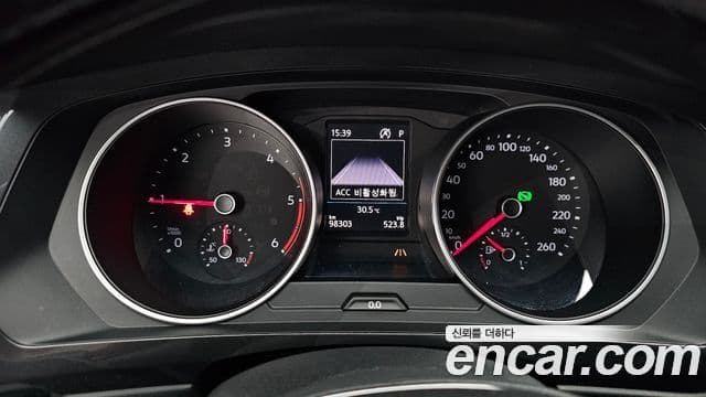 Volkswagen Tiguan 2018 — Şəkil 8/20