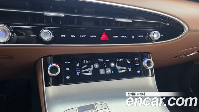 Genesis GV70 2024 — ფოტო 18/20