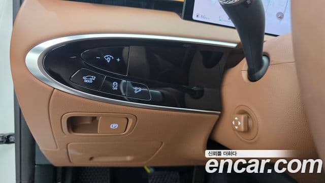 Genesis GV70 2024 — ფოტო 19/20