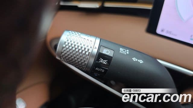 Genesis GV70 2024 — Photo 17/35