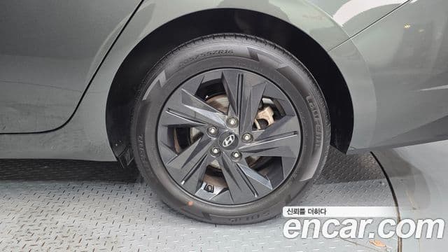 Hyundai The New Avante Hybrid 2022 — ფოტო 14/30