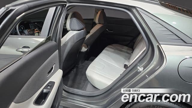 Hyundai The New Avante Hybrid 2022 — ფოტო 17/30